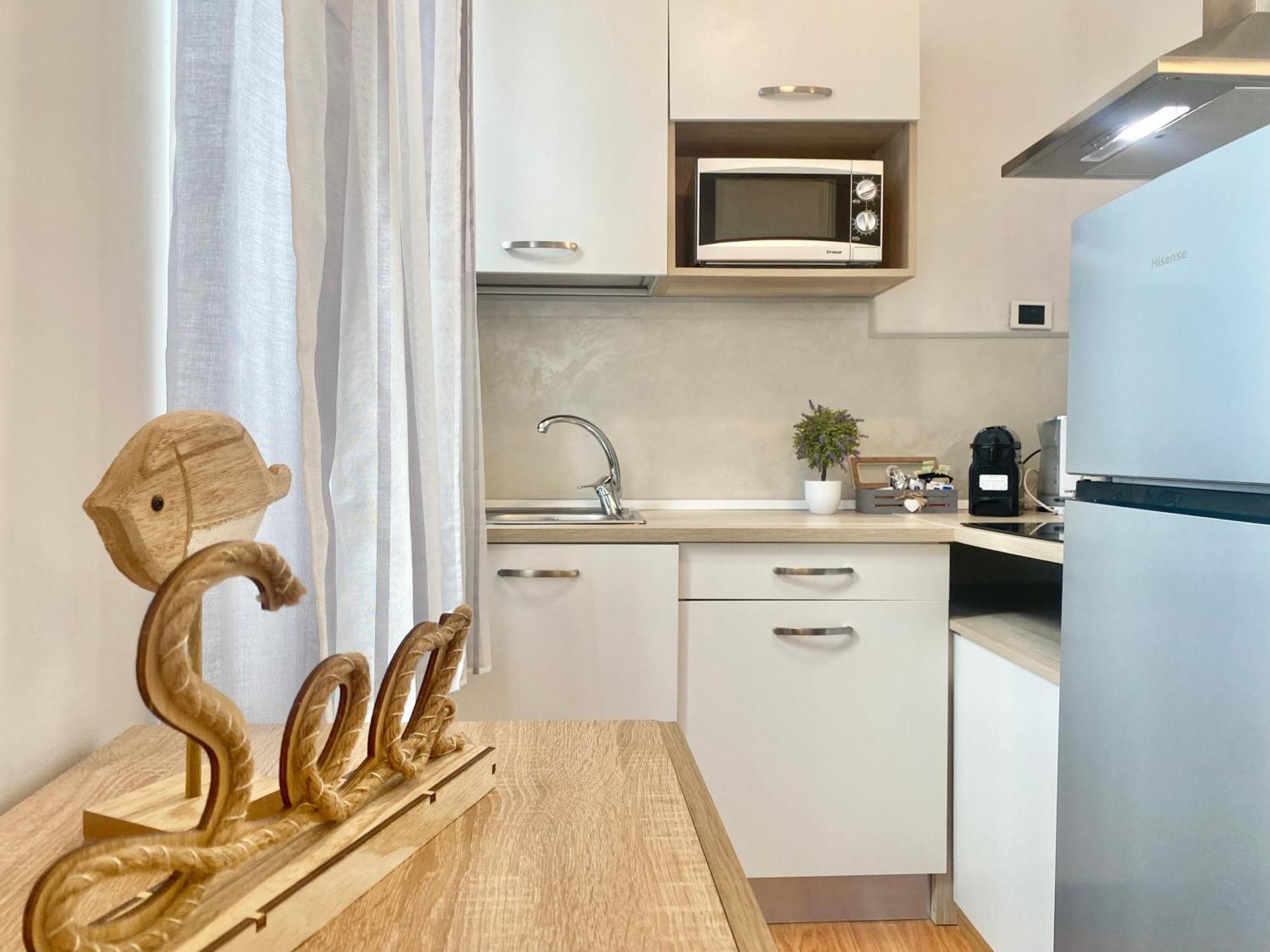 Mazzini 12 Very Central Apartment With Private Garage, Air Conditioning, Wifi, Just 50 Meters From The Beach Rapallo Extérieur photo