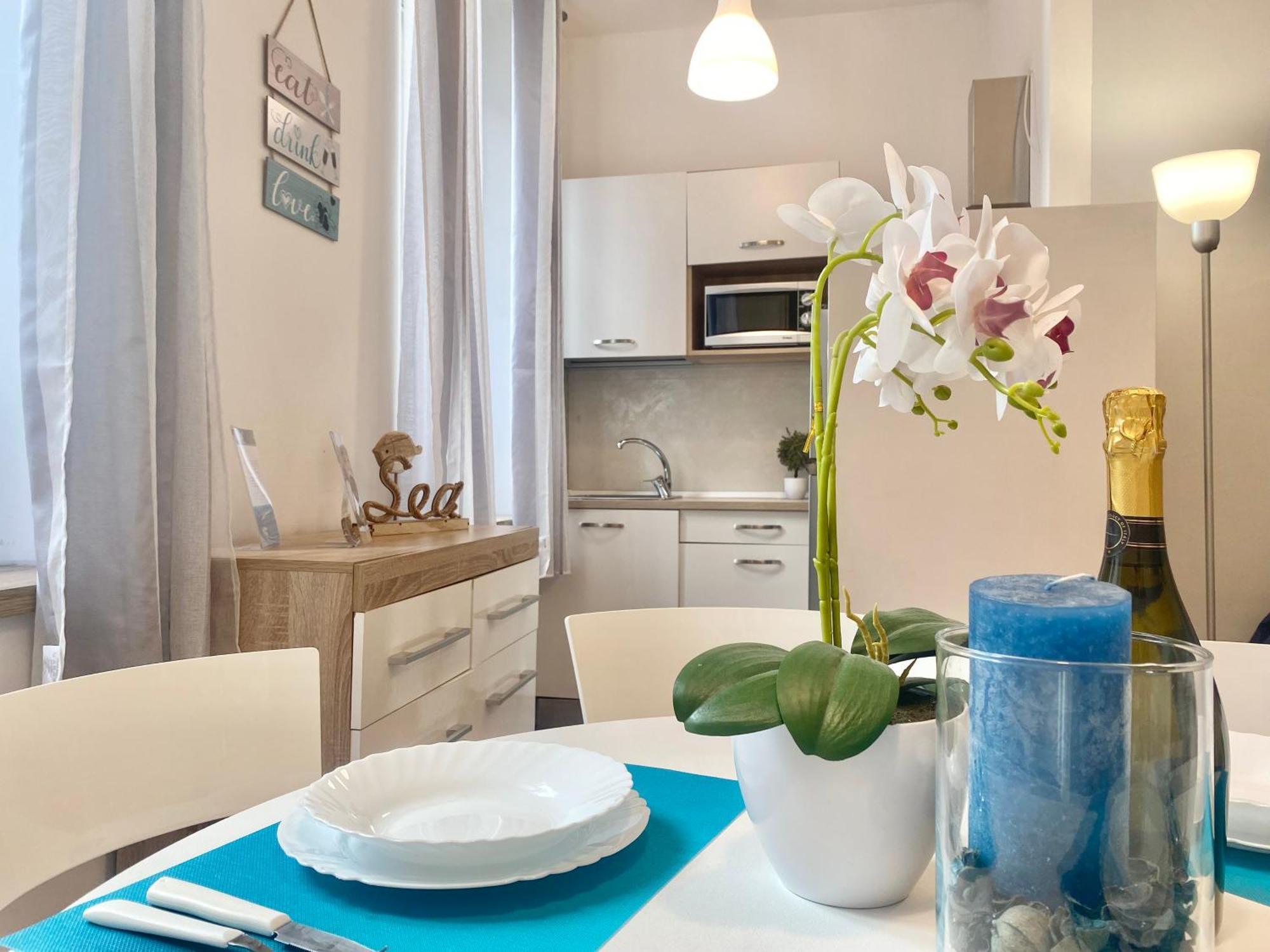Mazzini 12 Very Central Apartment With Private Garage, Air Conditioning, Wifi, Just 50 Meters From The Beach Rapallo Extérieur photo