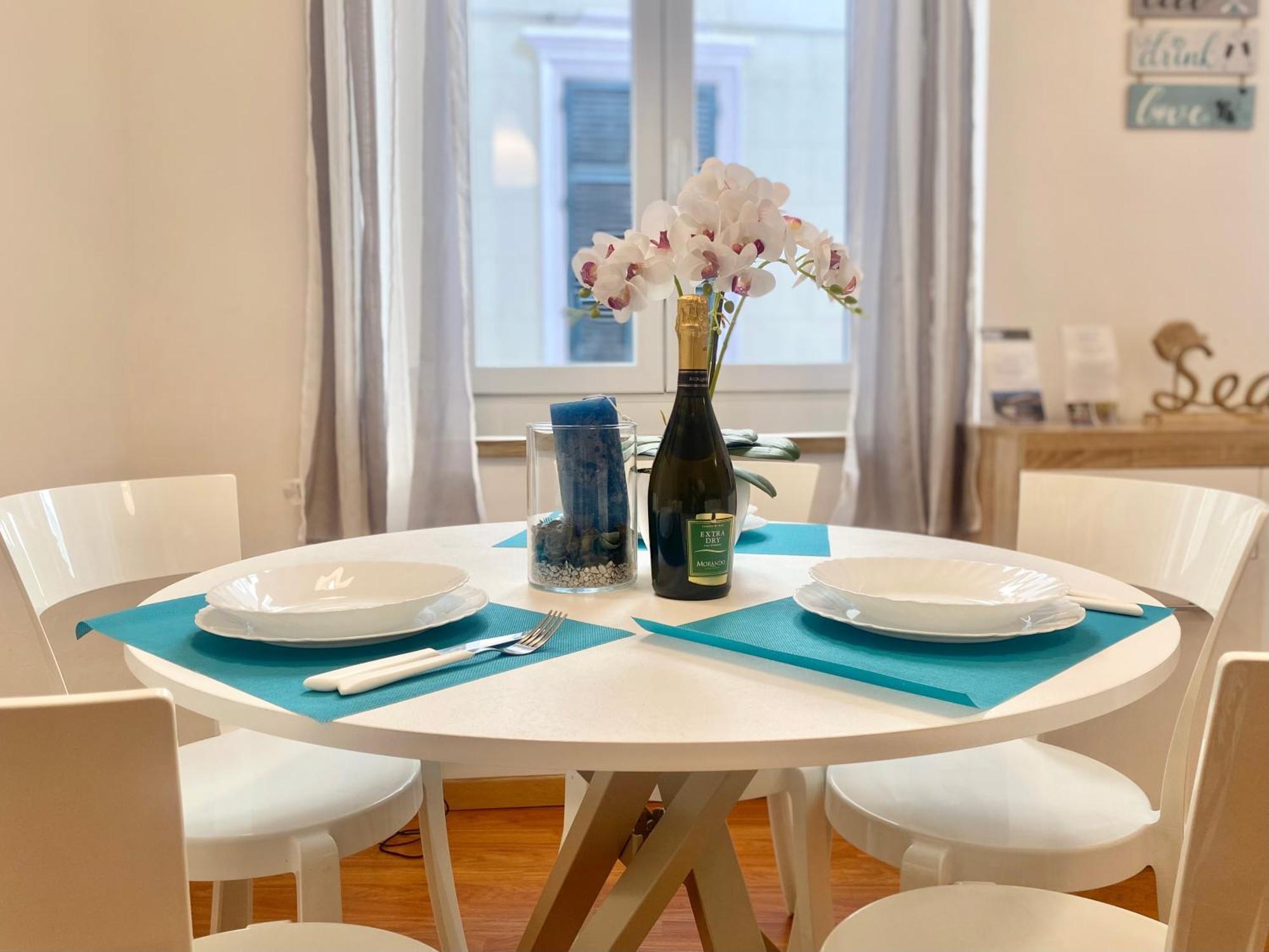 Mazzini 12 Very Central Apartment With Private Garage, Air Conditioning, Wifi, Just 50 Meters From The Beach Rapallo Extérieur photo